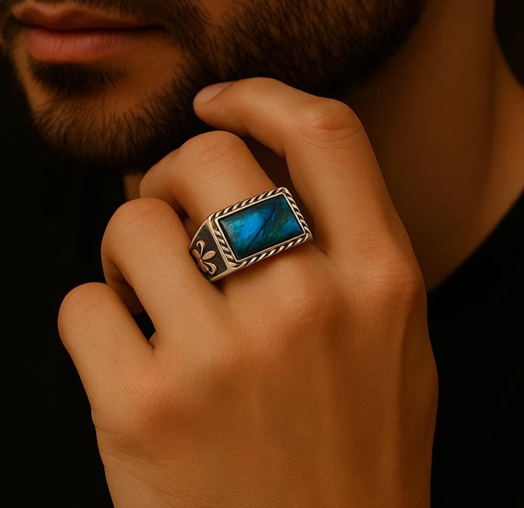 Anillo Flor de Lys Labradorita - Plata 950