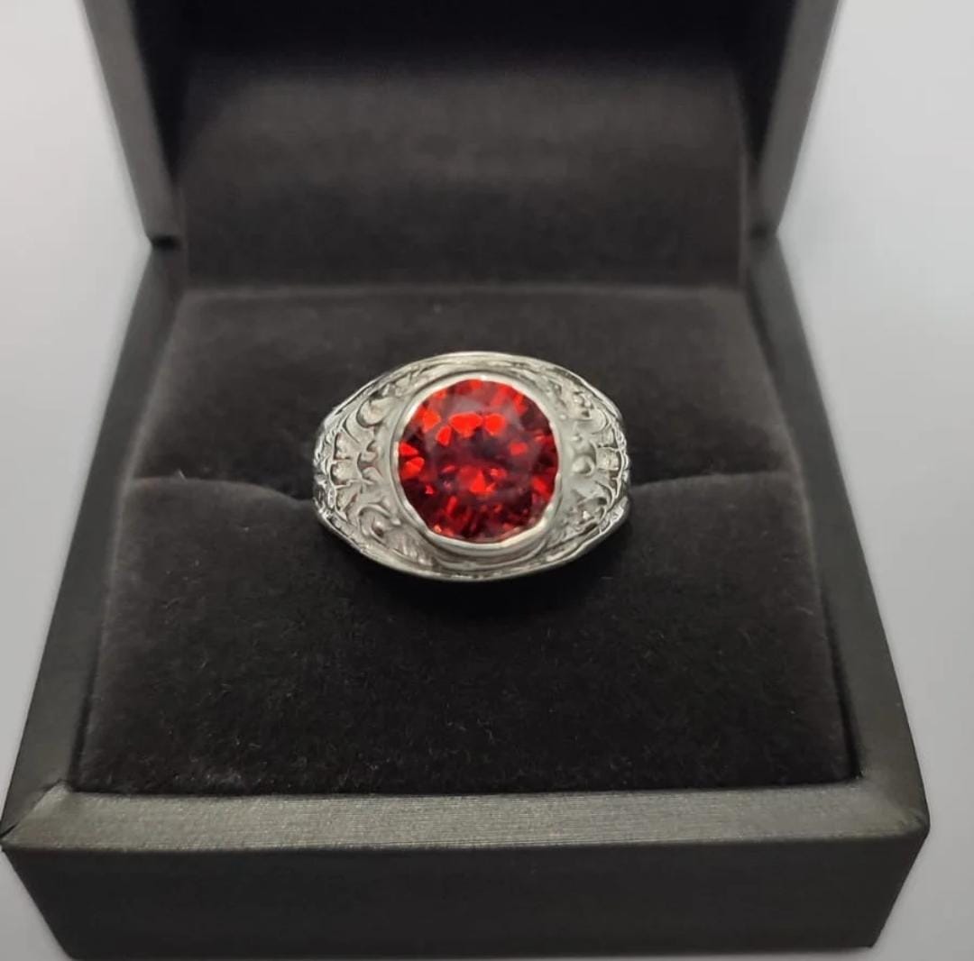 Anillo Oval Rubí de Plata Fina 950