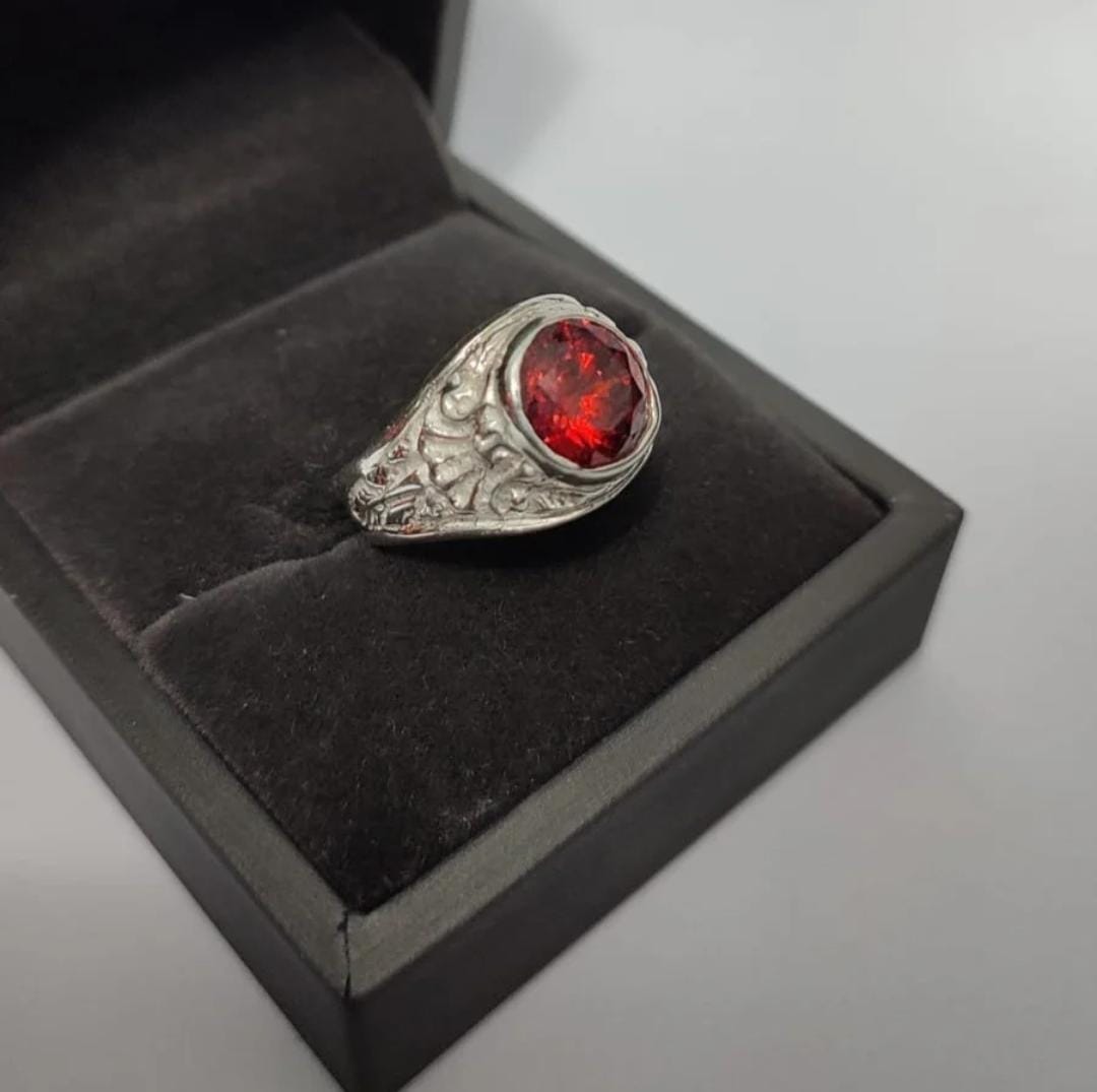 Anillo Oval Rubí de Plata Fina 950